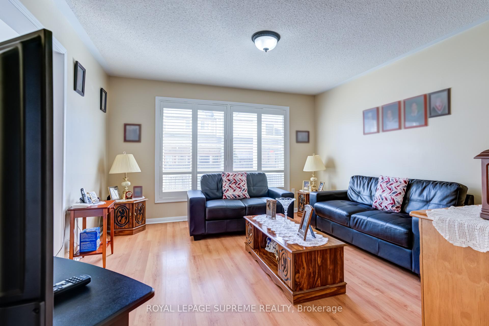 Photo 7 of 1063 Wallbrook Crescent, Milton, Beaty — HOMEH