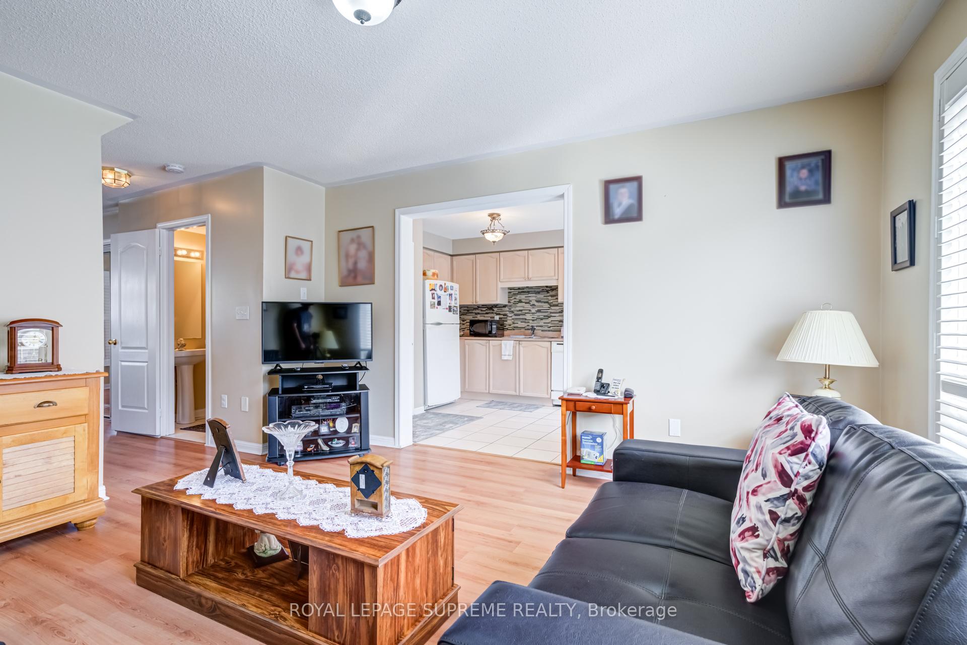 Photo 9 of 1063 Wallbrook Crescent, Milton, Beaty — HOMEH