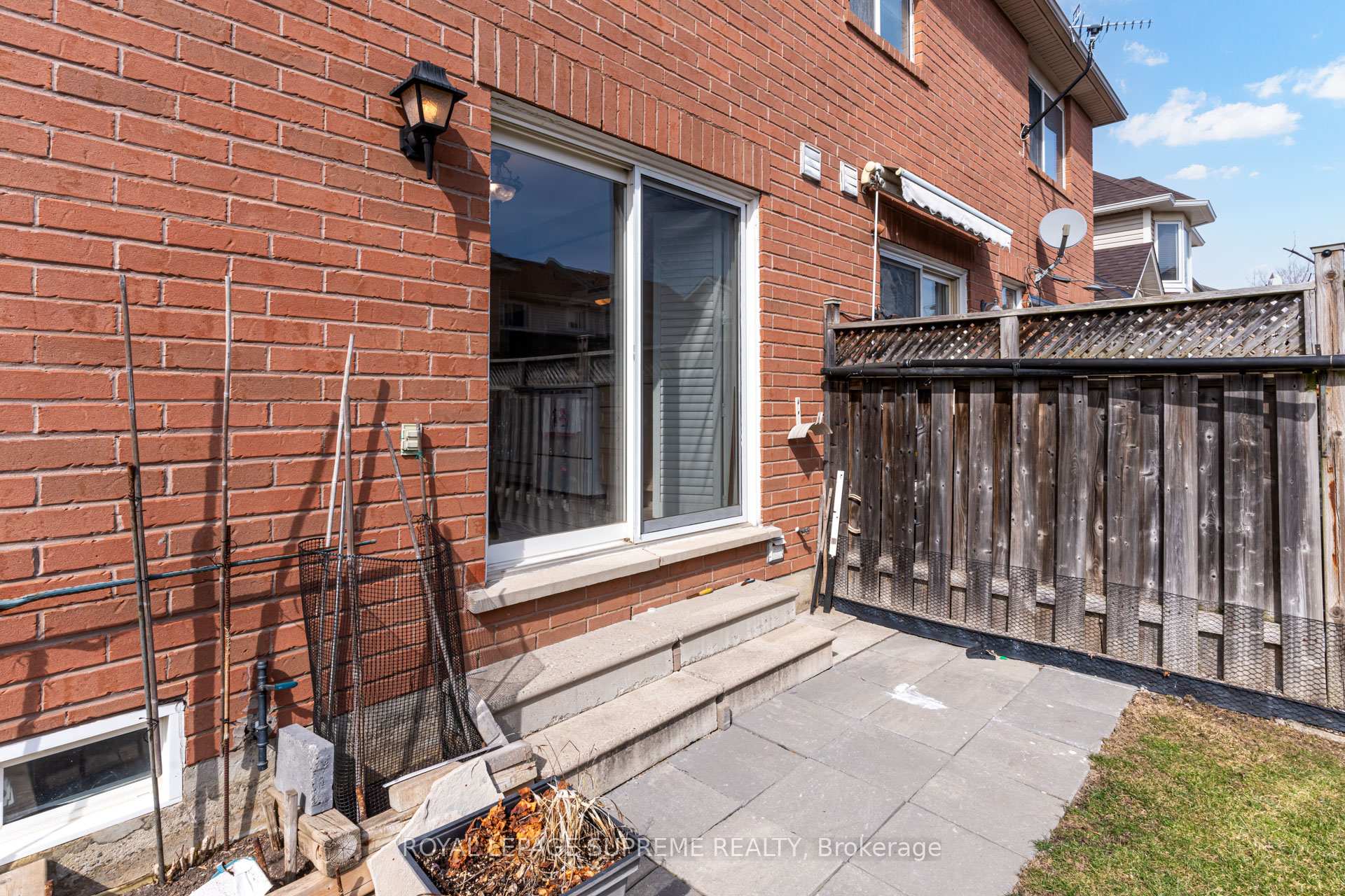 Photo 33 of 1063 Wallbrook Crescent, Milton, Beaty — HOMEH