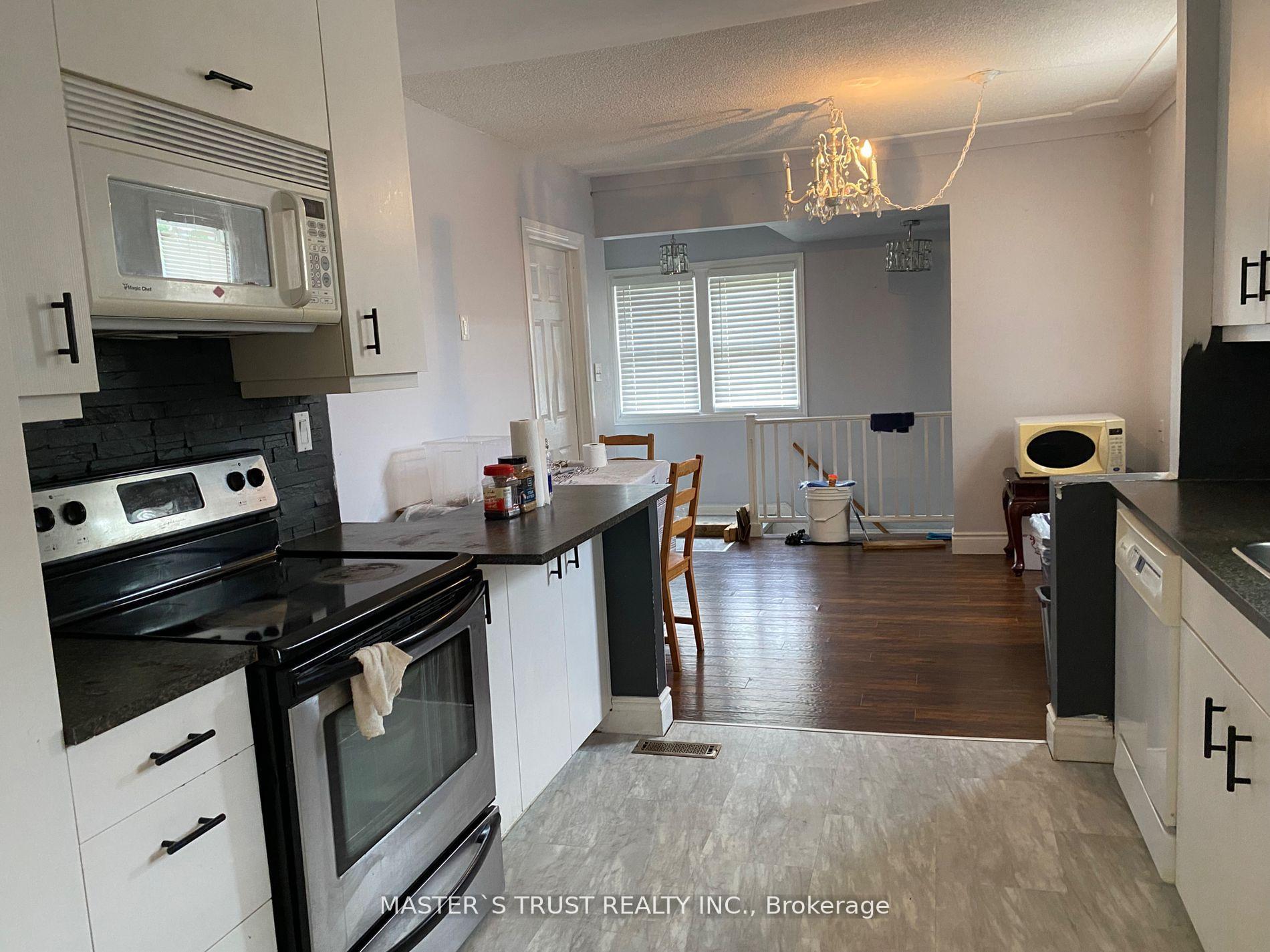 Photo 6 of 5724 Arthur Street, Niagara Falls, Cherrywood — HOMEH