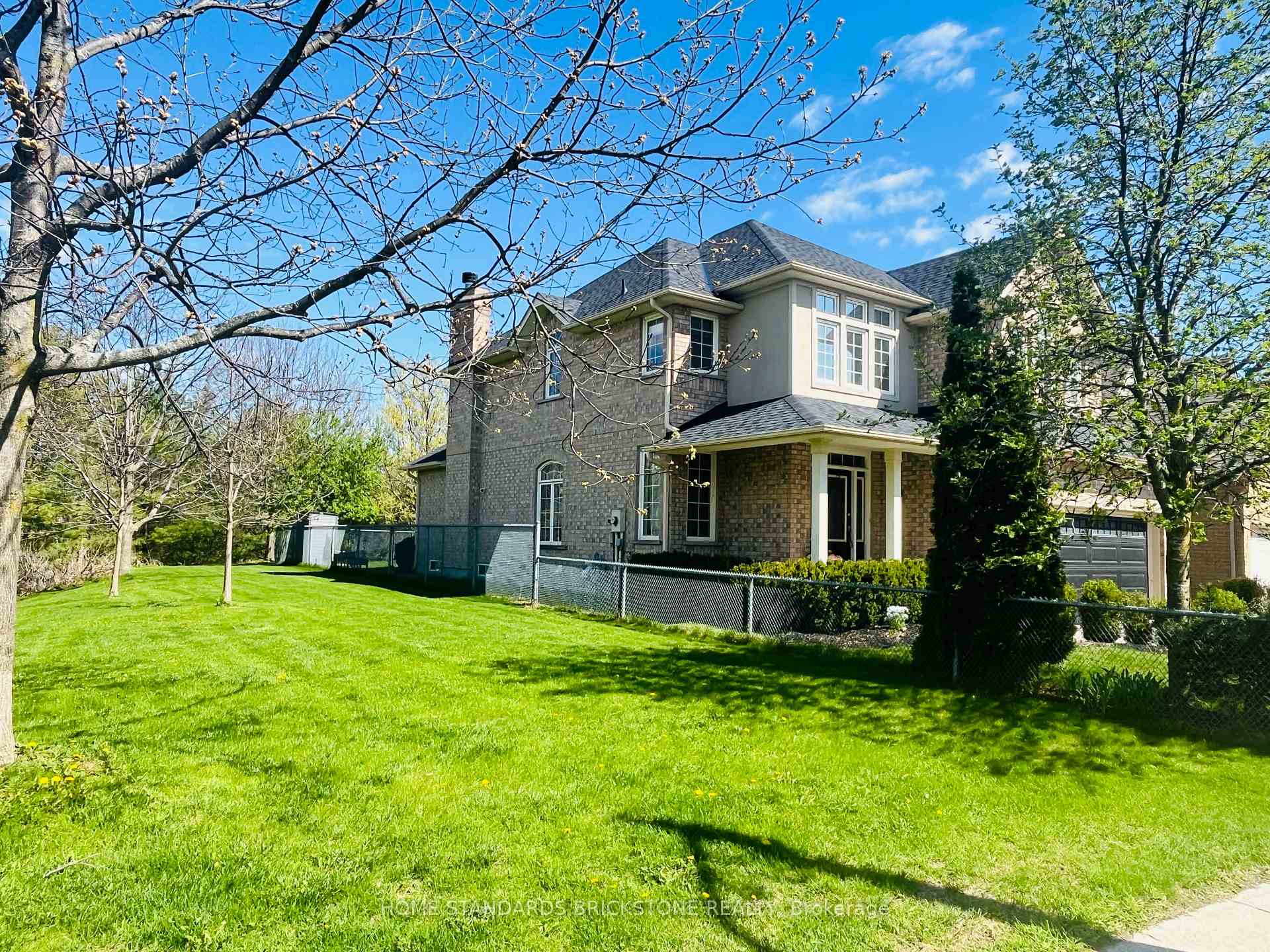 Photo 3 of 2135 Avalon Court, Oshawa, Kedron — HOMEH