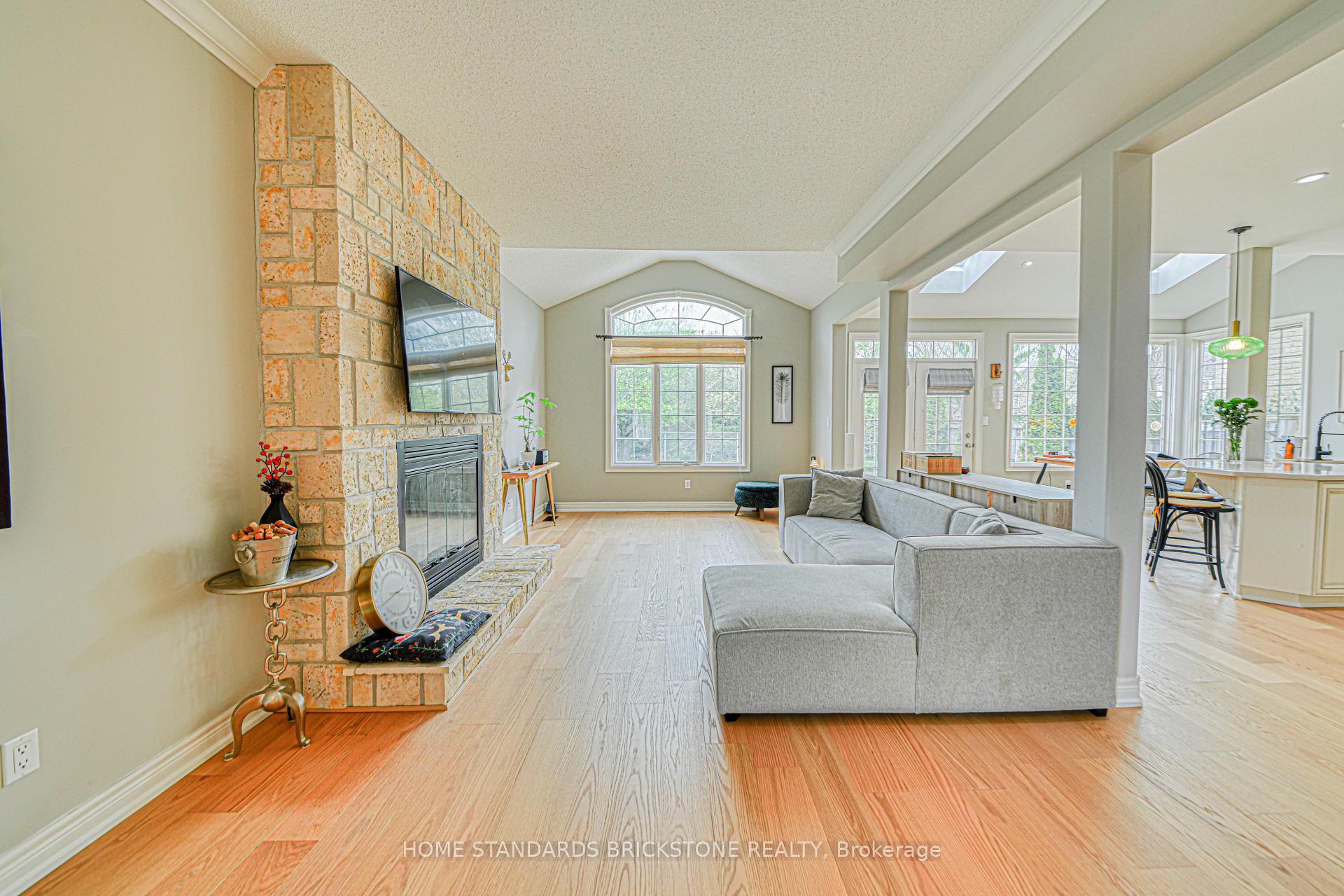 Photo 9 of 2135 Avalon Court, Oshawa, Kedron — HOMEH