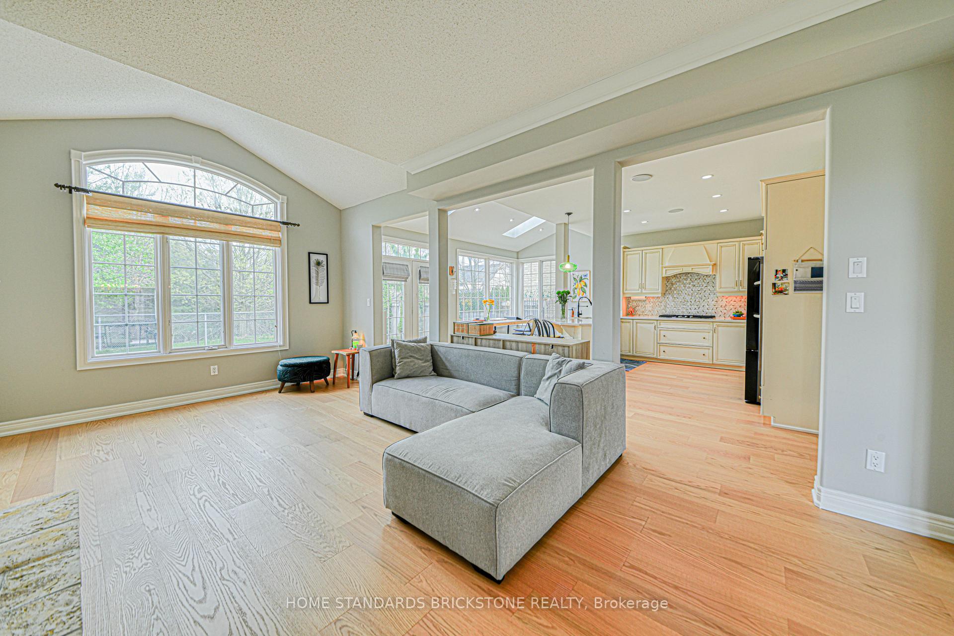 Photo 10 of 2135 Avalon Court, Oshawa, Kedron — HOMEH