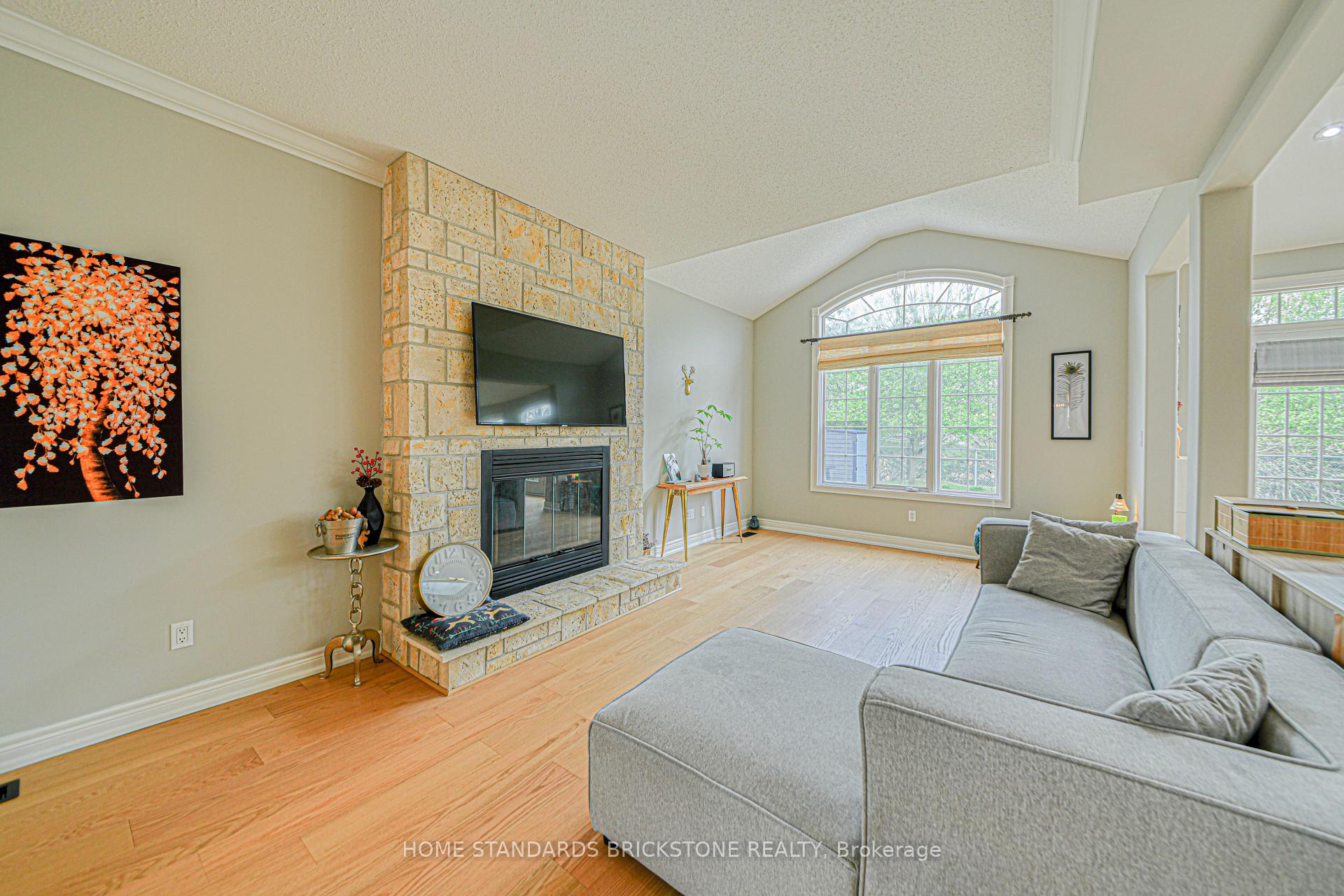 Photo 11 of 2135 Avalon Court, Oshawa, Kedron — HOMEH
