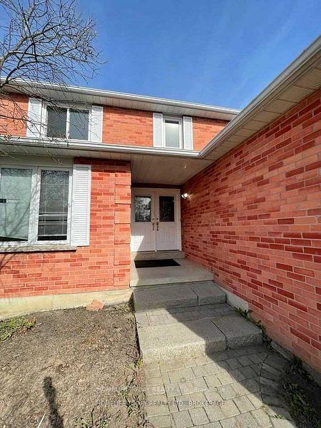 Photo 3 of 2390 Wildwood Crescent, Pickering, Brock Ridge — HOMEH