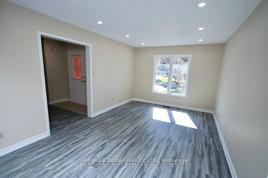 Photo 11 of 2390 Wildwood Crescent, Pickering, Brock Ridge — HOMEH