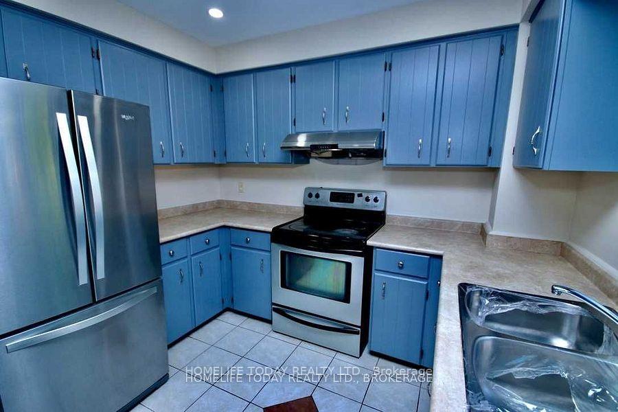 Photo 17 of 2390 Wildwood Crescent, Pickering, Brock Ridge — HOMEH