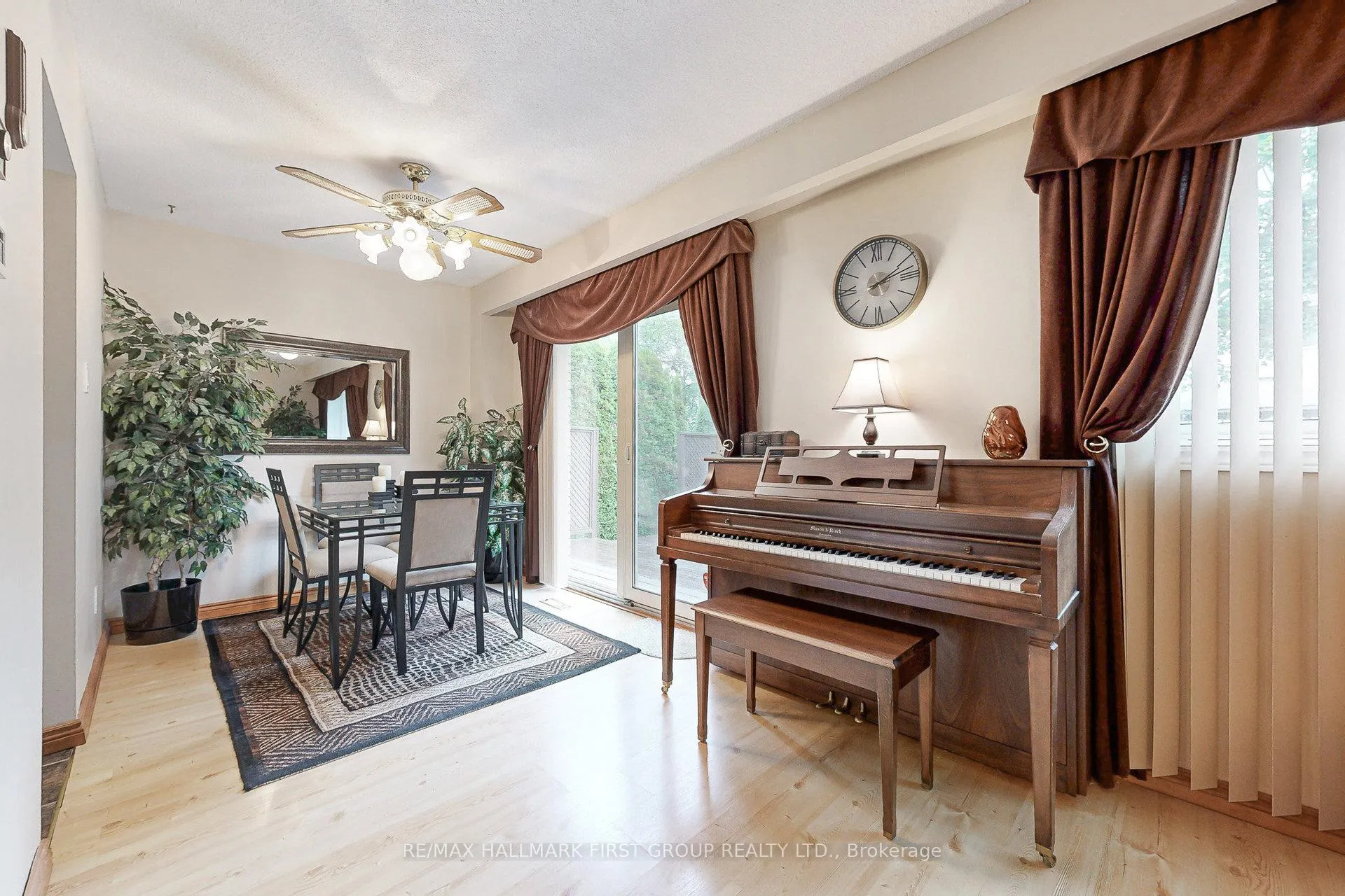 Photo 9 of 512 Creekview Circle, Pickering, West Shore — HOMEH