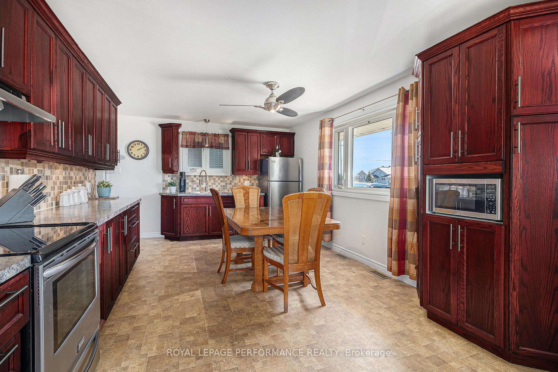 Photo 9 of 3551 Lafleur Road, Ottawa, Sarsfield/Bearbrook — HOMEH