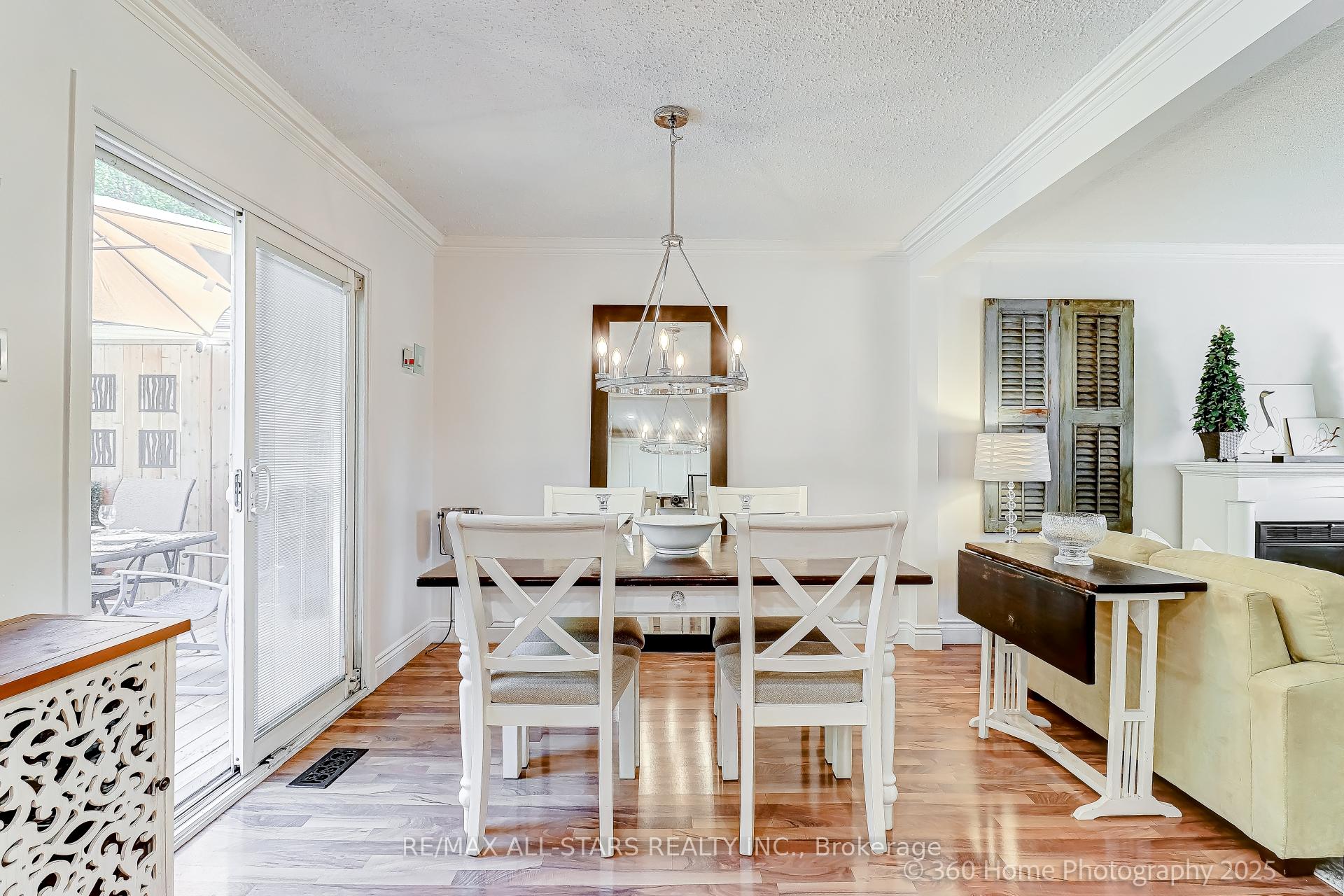 Photo 9 of 689 Foxwood Trail, Pickering, Amberlea — HOMEH