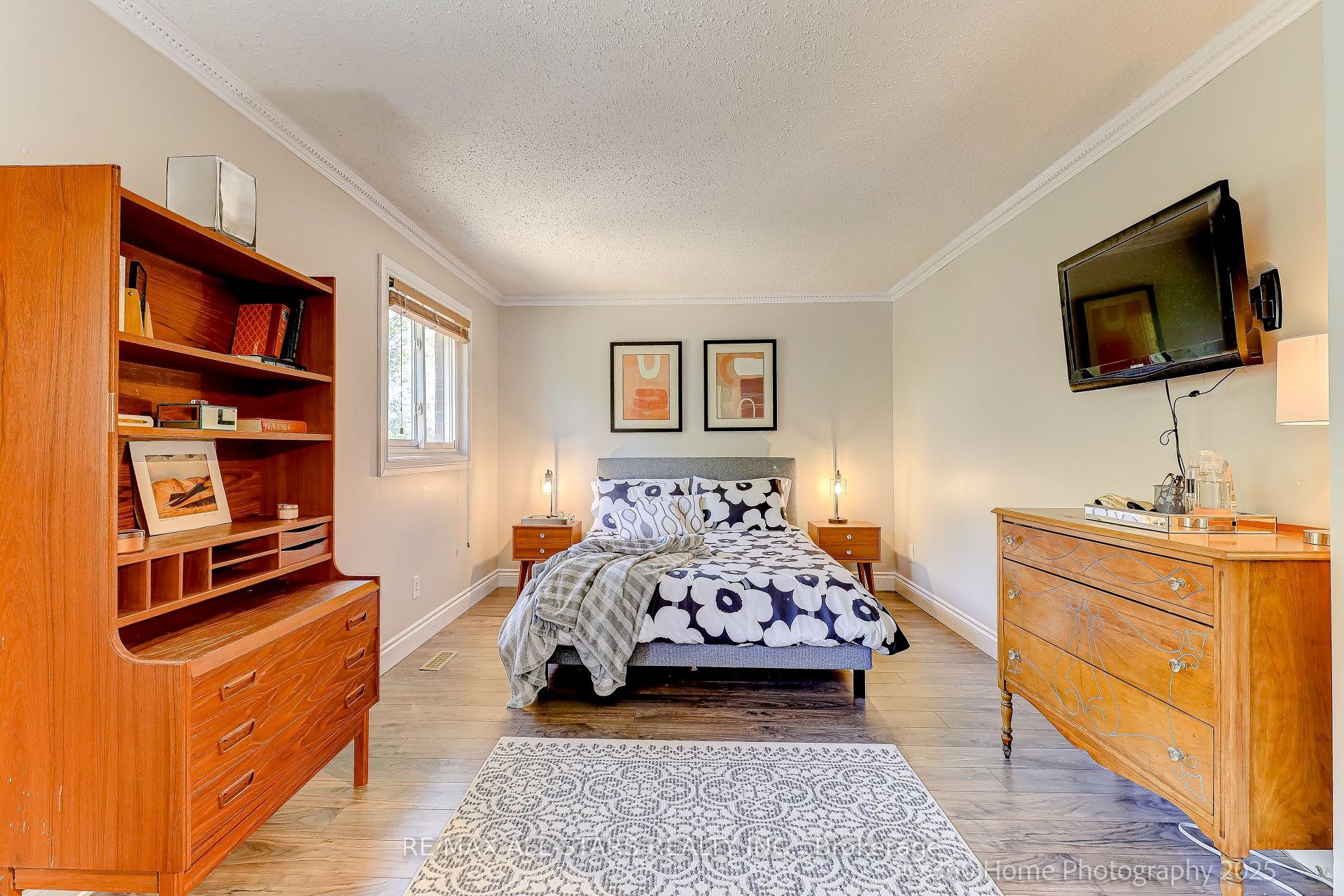 Photo 12 of 689 Foxwood Trail, Pickering, Amberlea — HOMEH