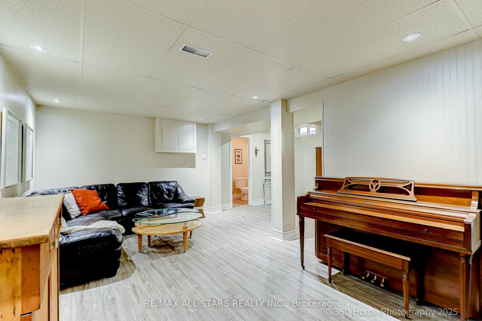 Photo 18 of 689 Foxwood Trail, Pickering, Amberlea — HOMEH