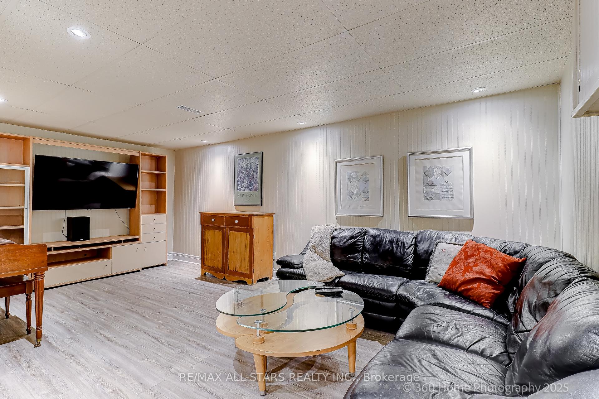 Photo 19 of 689 Foxwood Trail, Pickering, Amberlea — HOMEH