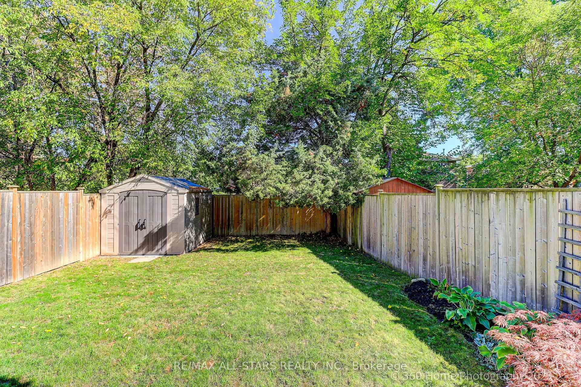 Photo 22 of 689 Foxwood Trail, Pickering, Amberlea — HOMEH