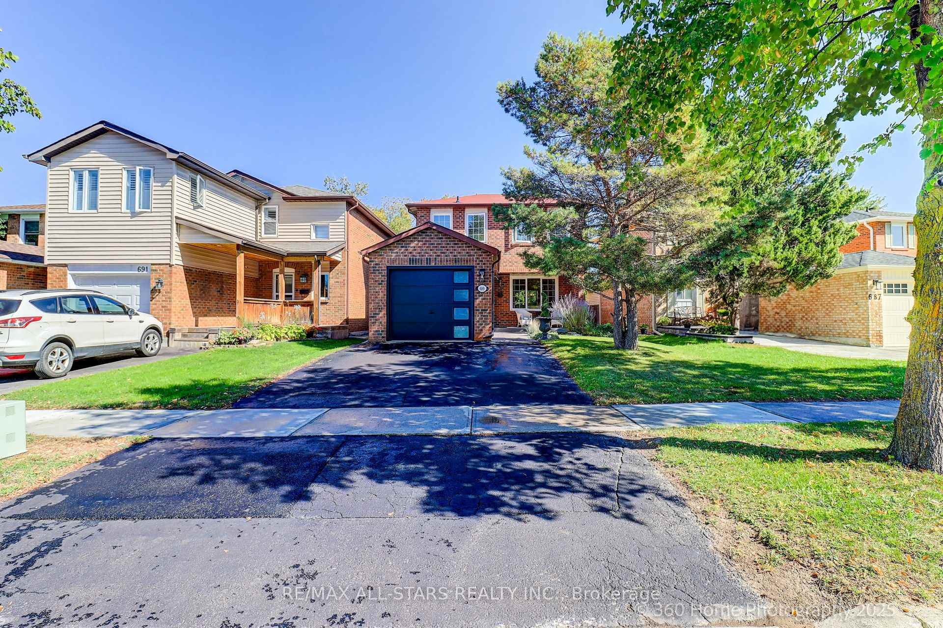 Photo 24 of 689 Foxwood Trail, Pickering, Amberlea — HOMEH