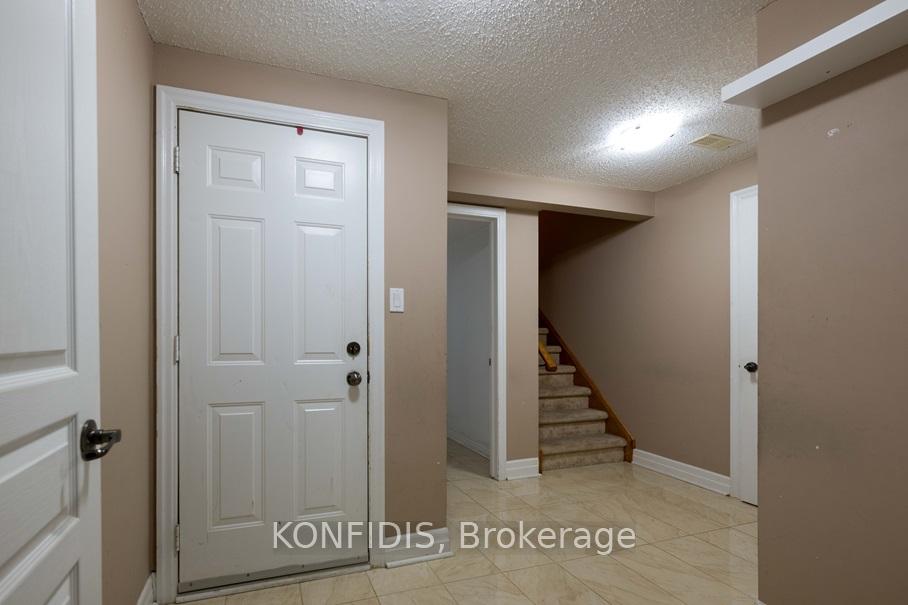 Photo 4 of Unit (Bsmt), 836 Coldstream Drive, Oshawa, Taunton — HOMEH