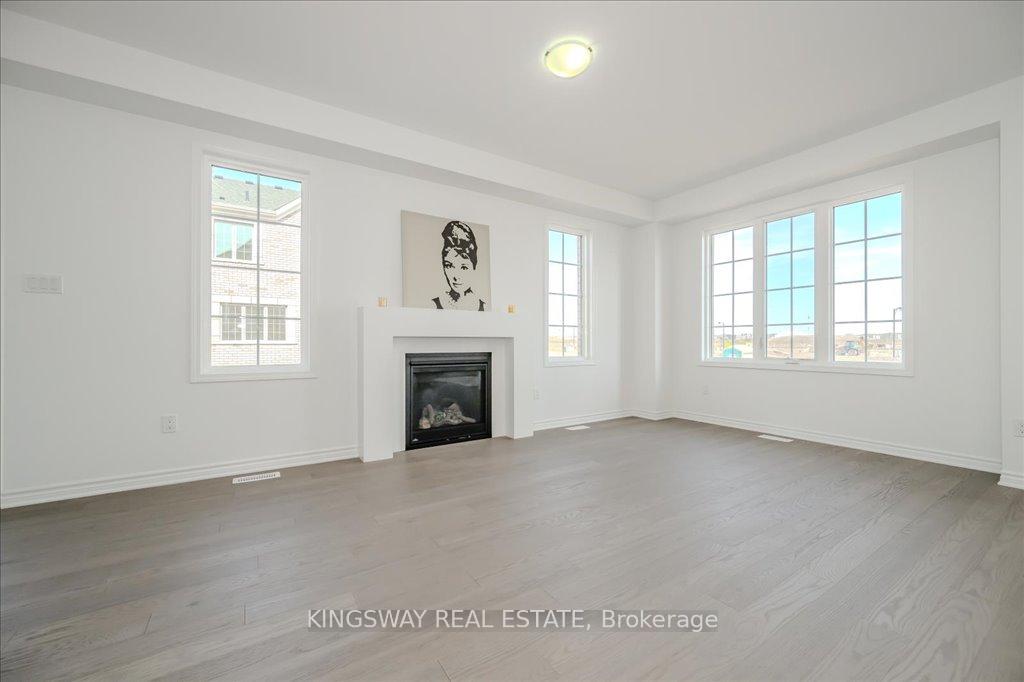 Photo 8 of 1377 Lily Crescent, Milton, Walker — HOMEH