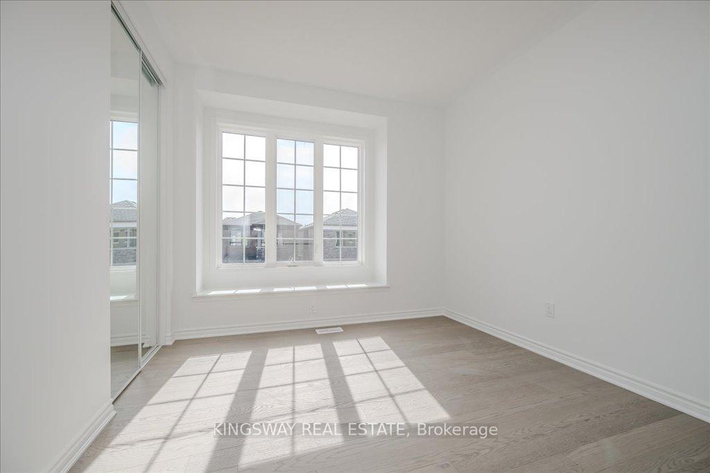 Photo 12 of 1377 Lily Crescent, Milton, Walker — HOMEH
