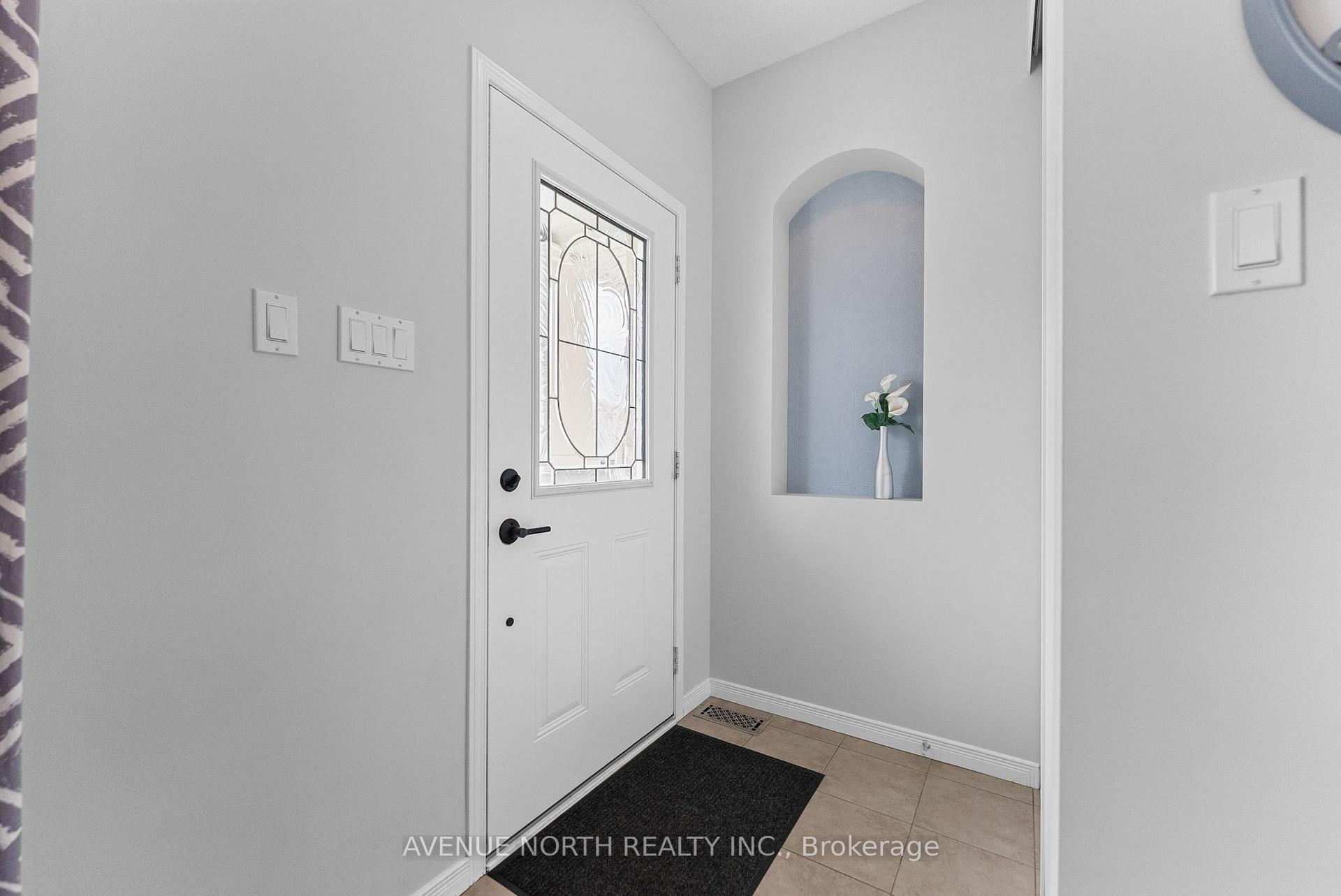 Photo 4 of 138 Potts Private, Ottawa, Notting Hill/Summerside — HOMEH
