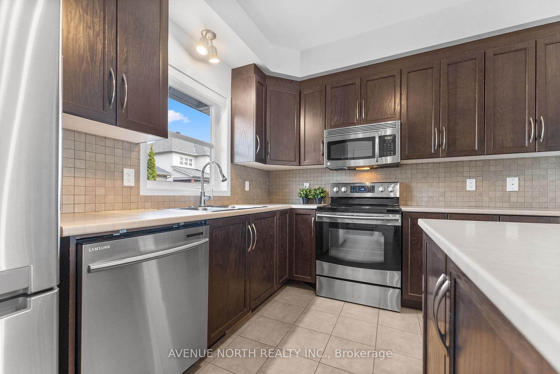 Photo 14 of 138 Potts Private, Ottawa, Notting Hill/Summerside — HOMEH