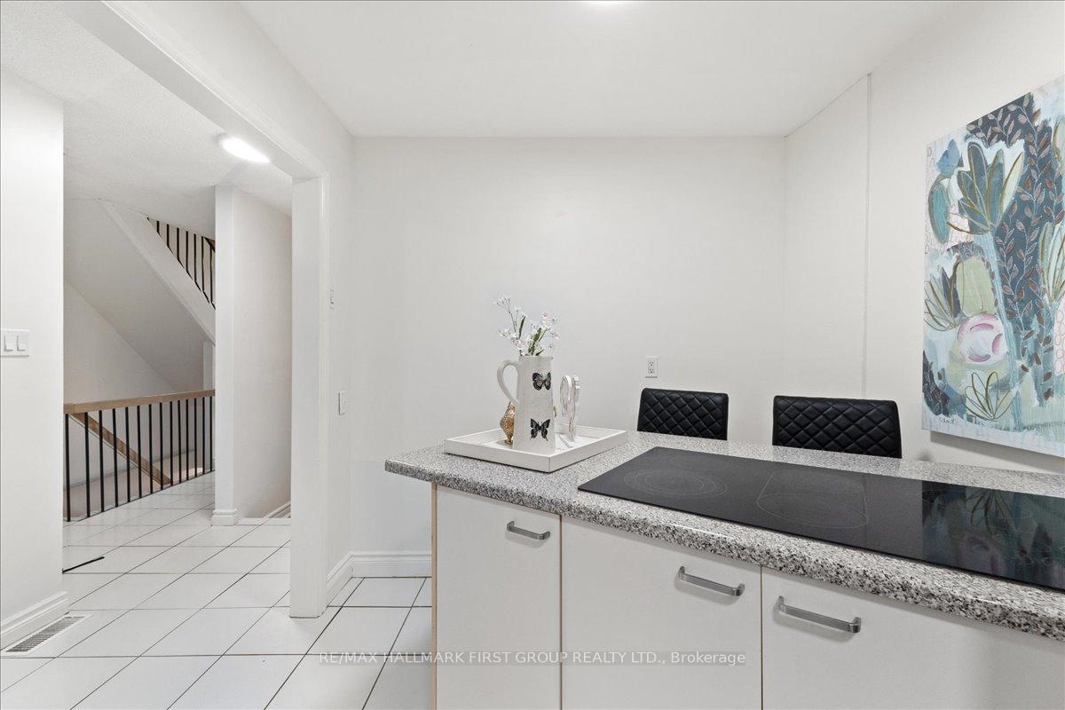Photo 8 of 1238 Charlotte Circle, Pickering, Liverpool — HOMEH