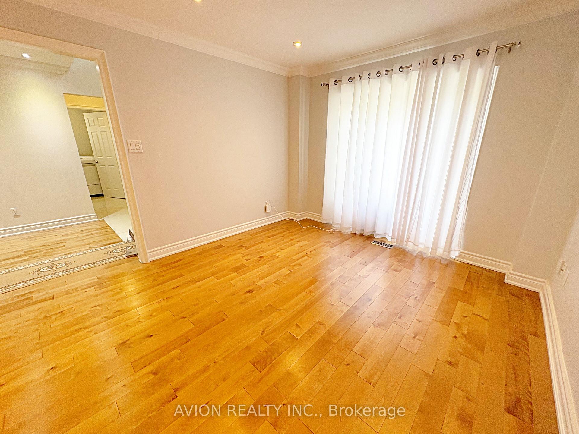 Photo 4 of 2396 Annan Woods Drive, Pickering, Brock Ridge — HOMEH