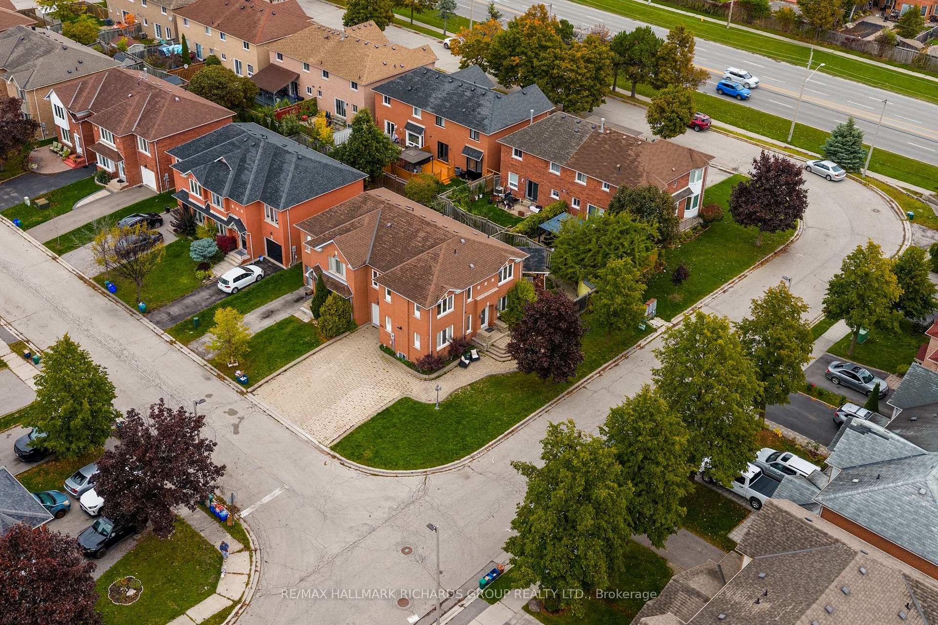 Photo 2 of 1531 Arcadia Square, Pickering, Amberlea — HOMEH