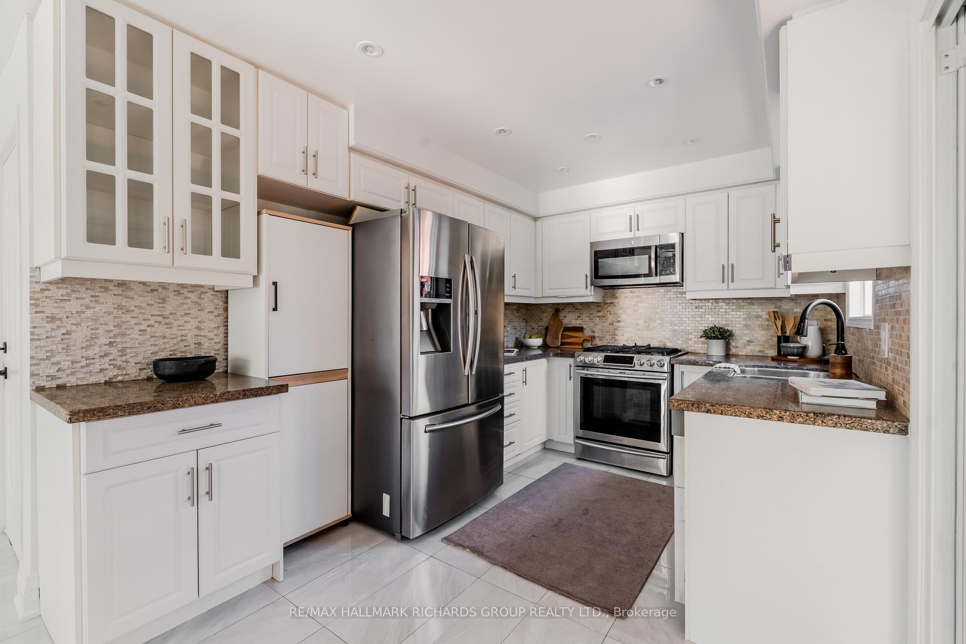 Photo 10 of 1531 Arcadia Square, Pickering, Amberlea — HOMEH