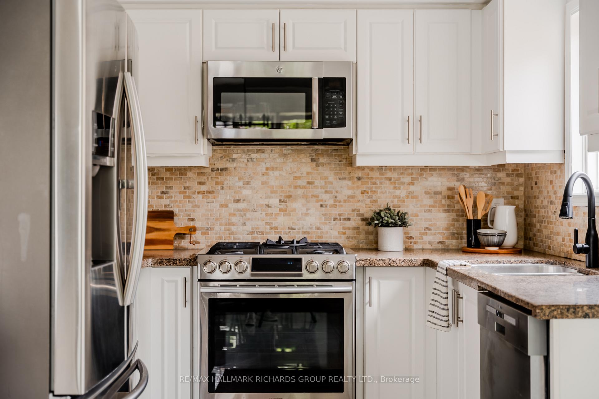 Photo 11 of 1531 Arcadia Square, Pickering, Amberlea — HOMEH