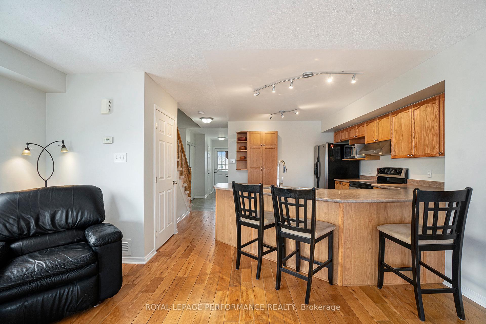 Photo 8 of 161 Topham Terrace, Ottawa, Fallingbrook/Gardenway South — HOMEH