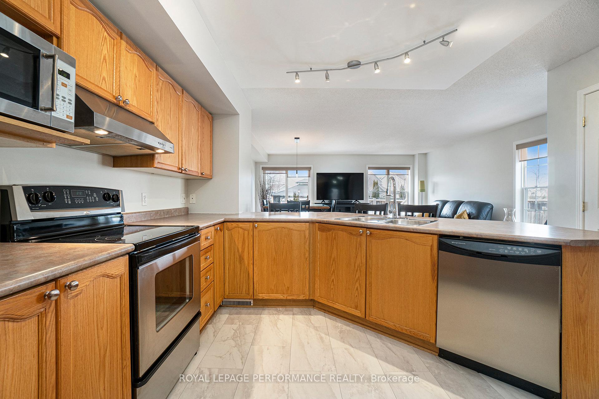 Photo 12 of 161 Topham Terrace, Ottawa, Fallingbrook/Gardenway South — HOMEH