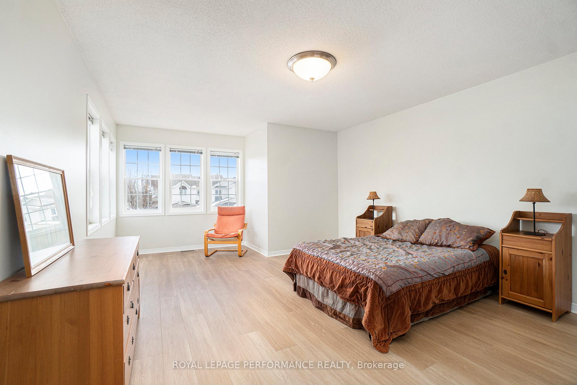 Photo 16 of 161 Topham Terrace, Ottawa, Fallingbrook/Gardenway South — HOMEH