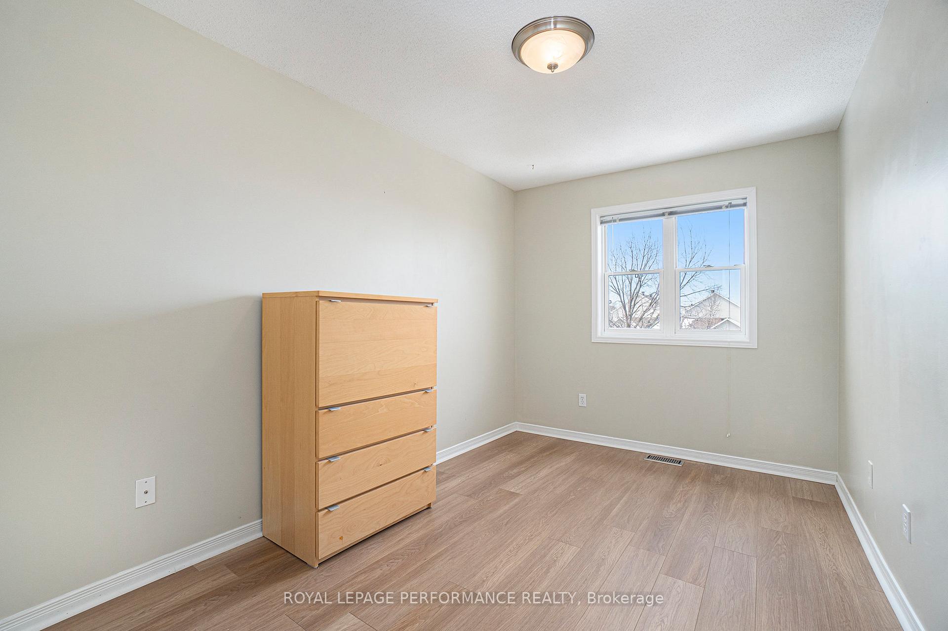 Photo 23 of 161 Topham Terrace, Ottawa, Fallingbrook/Gardenway South — HOMEH