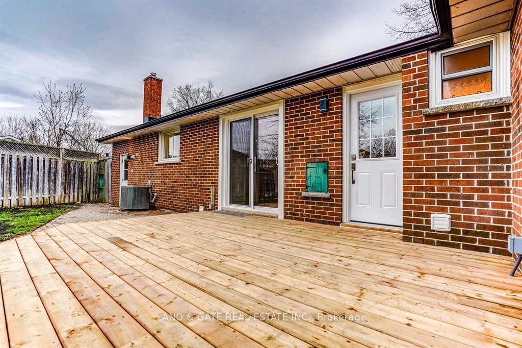 Photo 4 of Unit UPPER, 860 Carnation Court, Oshawa, Donevan — HOMEH