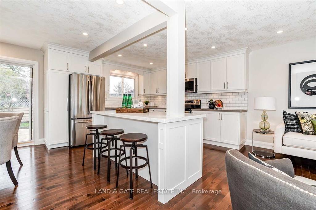 Photo 5 of Unit UPPER, 860 Carnation Court, Oshawa, Donevan — HOMEH