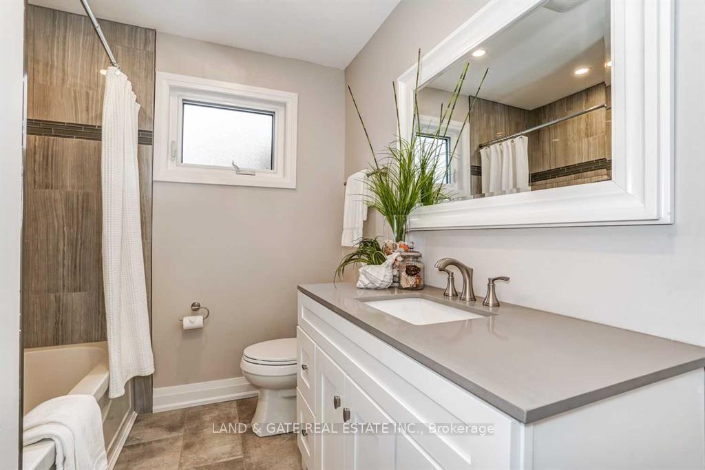 Photo 10 of Unit UPPER, 860 Carnation Court, Oshawa, Donevan — HOMEH
