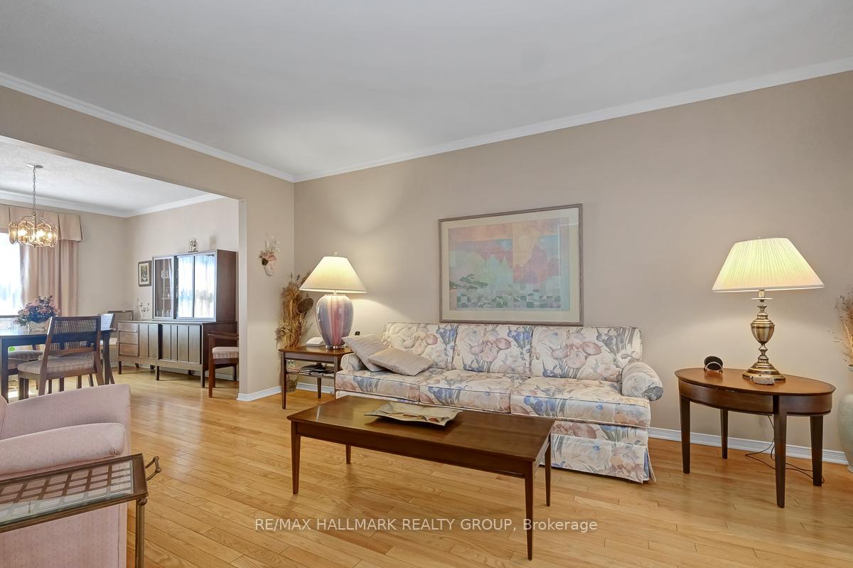 Photo 3 of 2011 Legrand Crescent, Ottawa, Queenswood Heights South — HOMEH