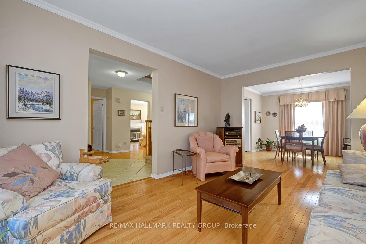 Photo 4 of 2011 Legrand Crescent, Ottawa, Queenswood Heights South — HOMEH