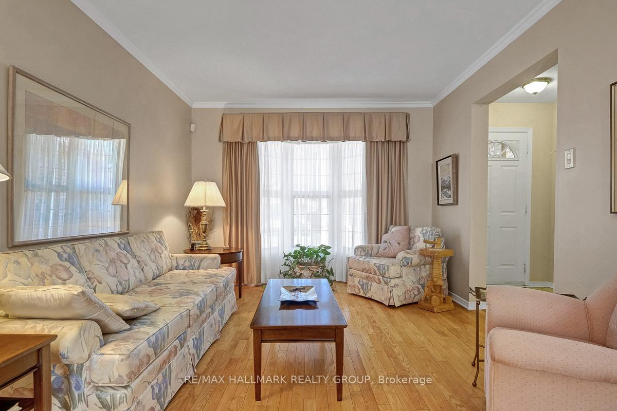 Photo 6 of 2011 Legrand Crescent, Ottawa, Queenswood Heights South — HOMEH