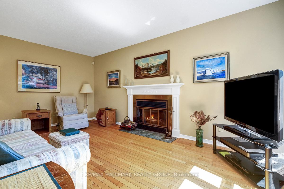 Photo 18 of 2011 Legrand Crescent, Ottawa, Queenswood Heights South — HOMEH