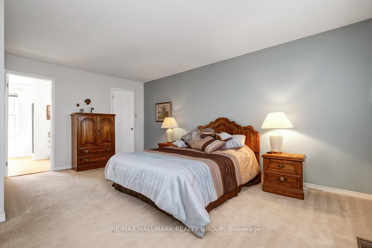 Photo 23 of 2011 Legrand Crescent, Ottawa, Queenswood Heights South — HOMEH