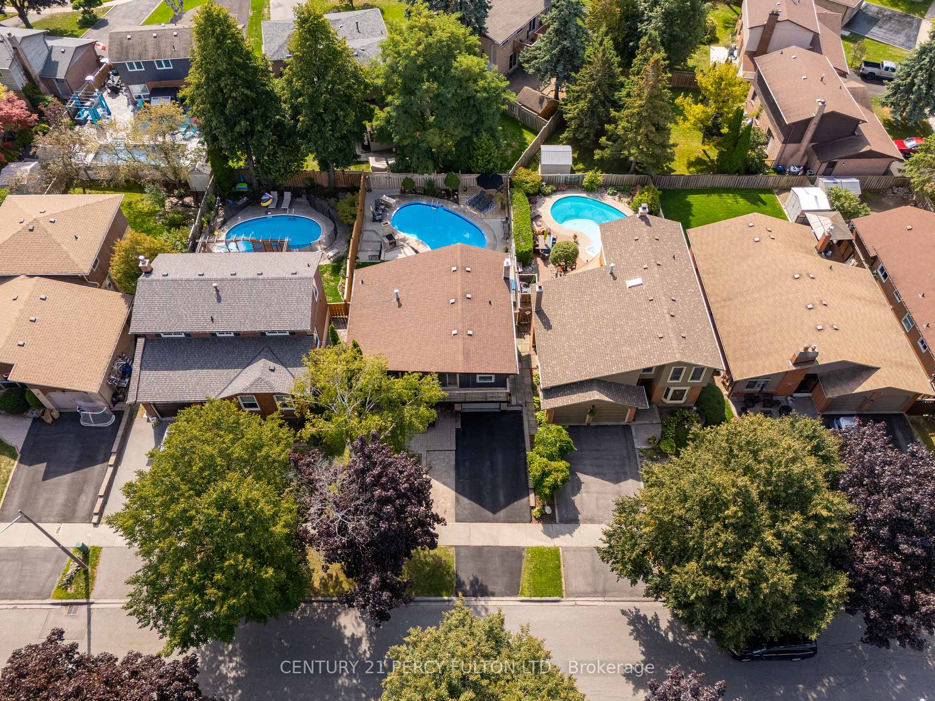 Photo 3 of 807 Jacqueline Avenue, Pickering, Amberlea — HOMEH