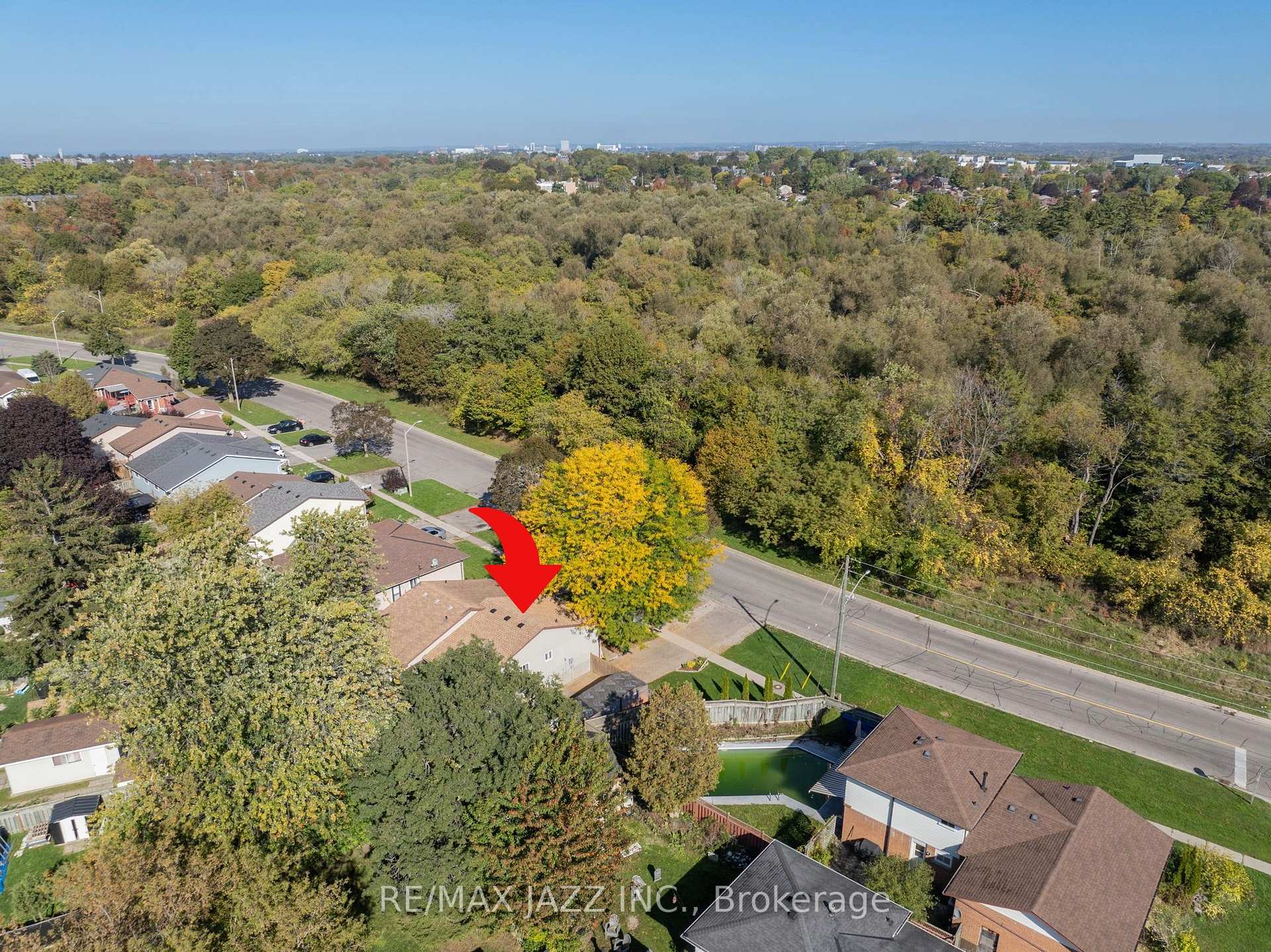 Photo 4 of 1326 Valley Drive, Oshawa, Lakeview — HOMEH