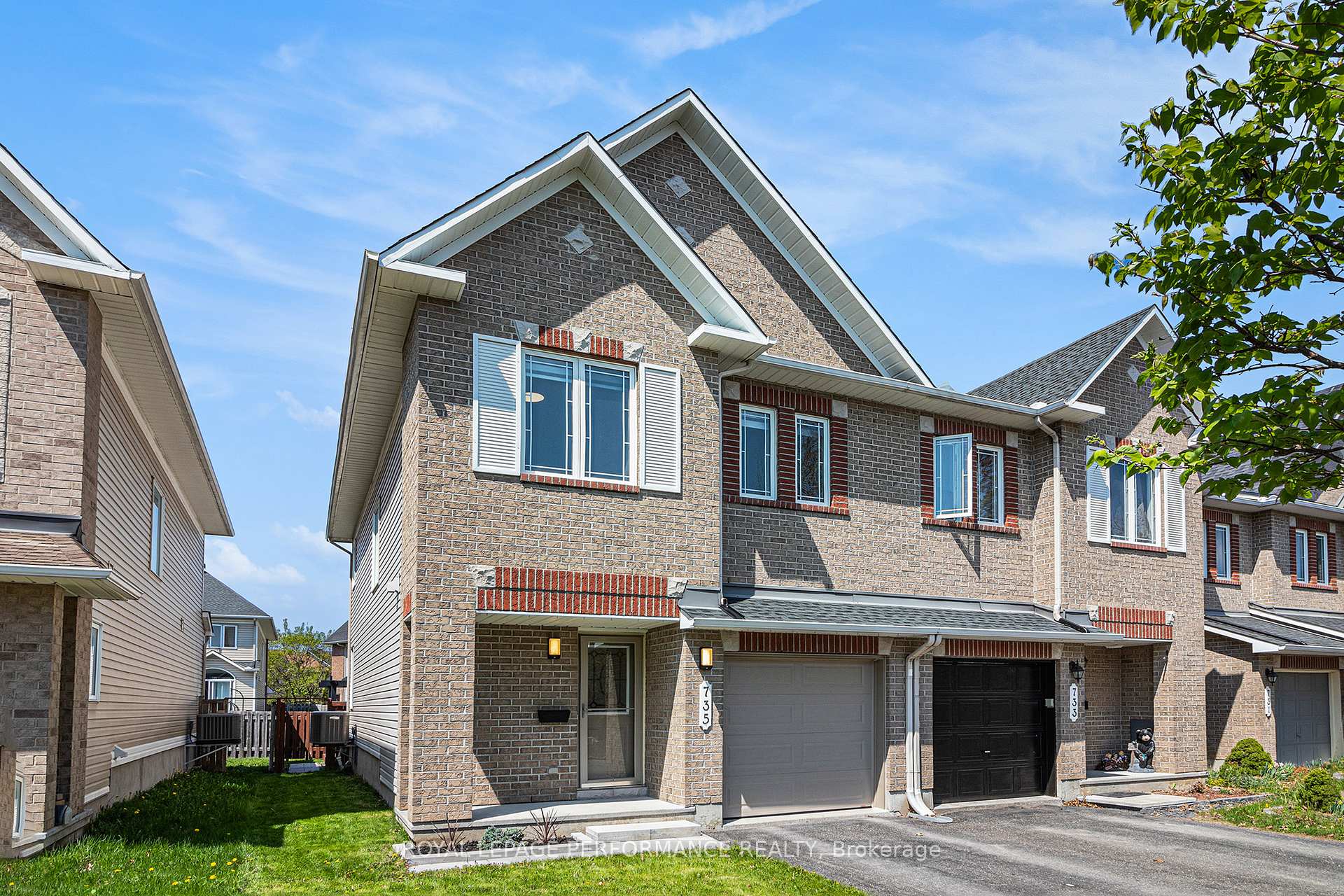 Photo 2 of 735 Crowberry Street, Ottawa, Avalon East — HOMEH