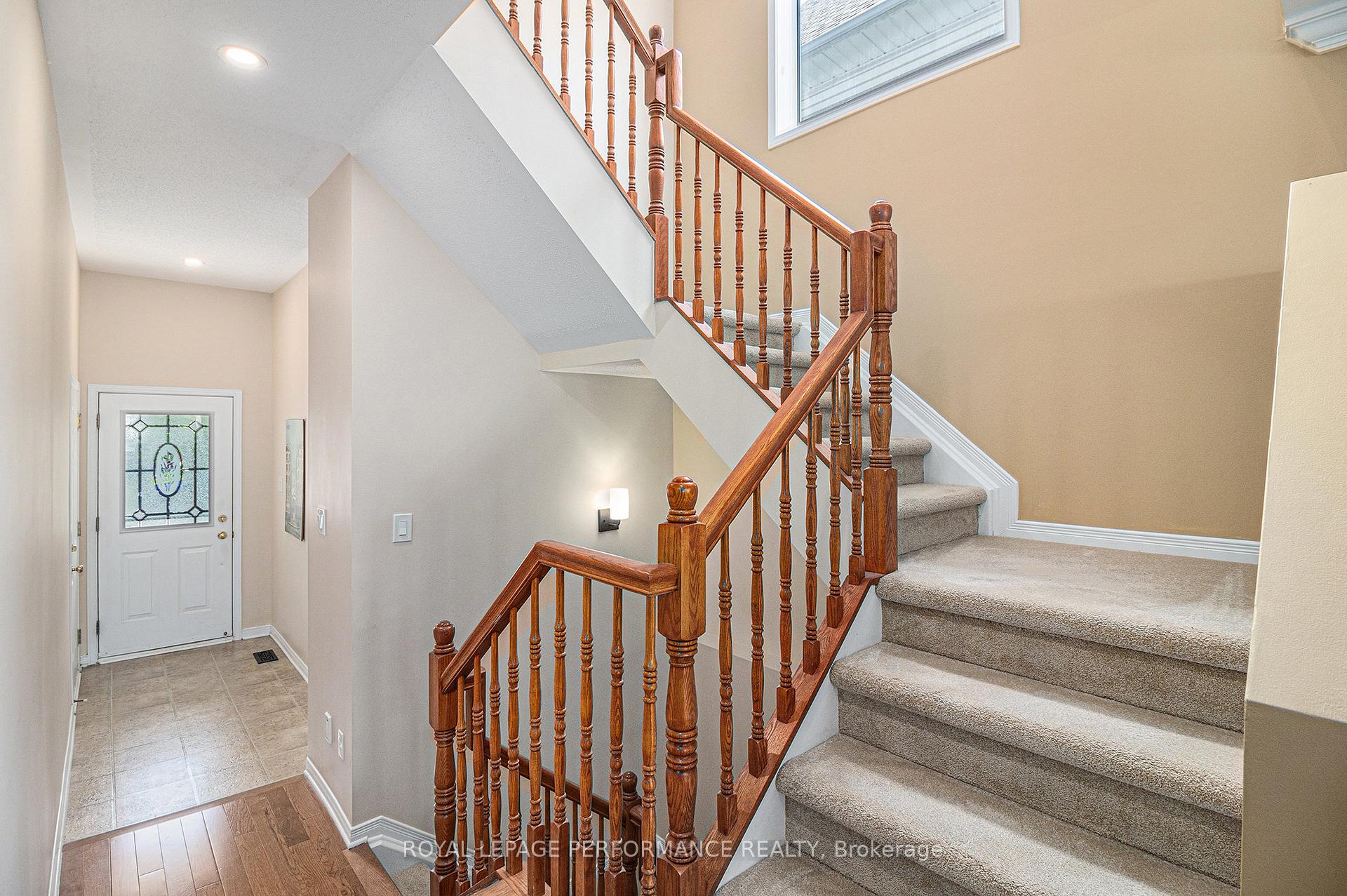 Photo 4 of 735 Crowberry Street, Ottawa, Avalon East — HOMEH