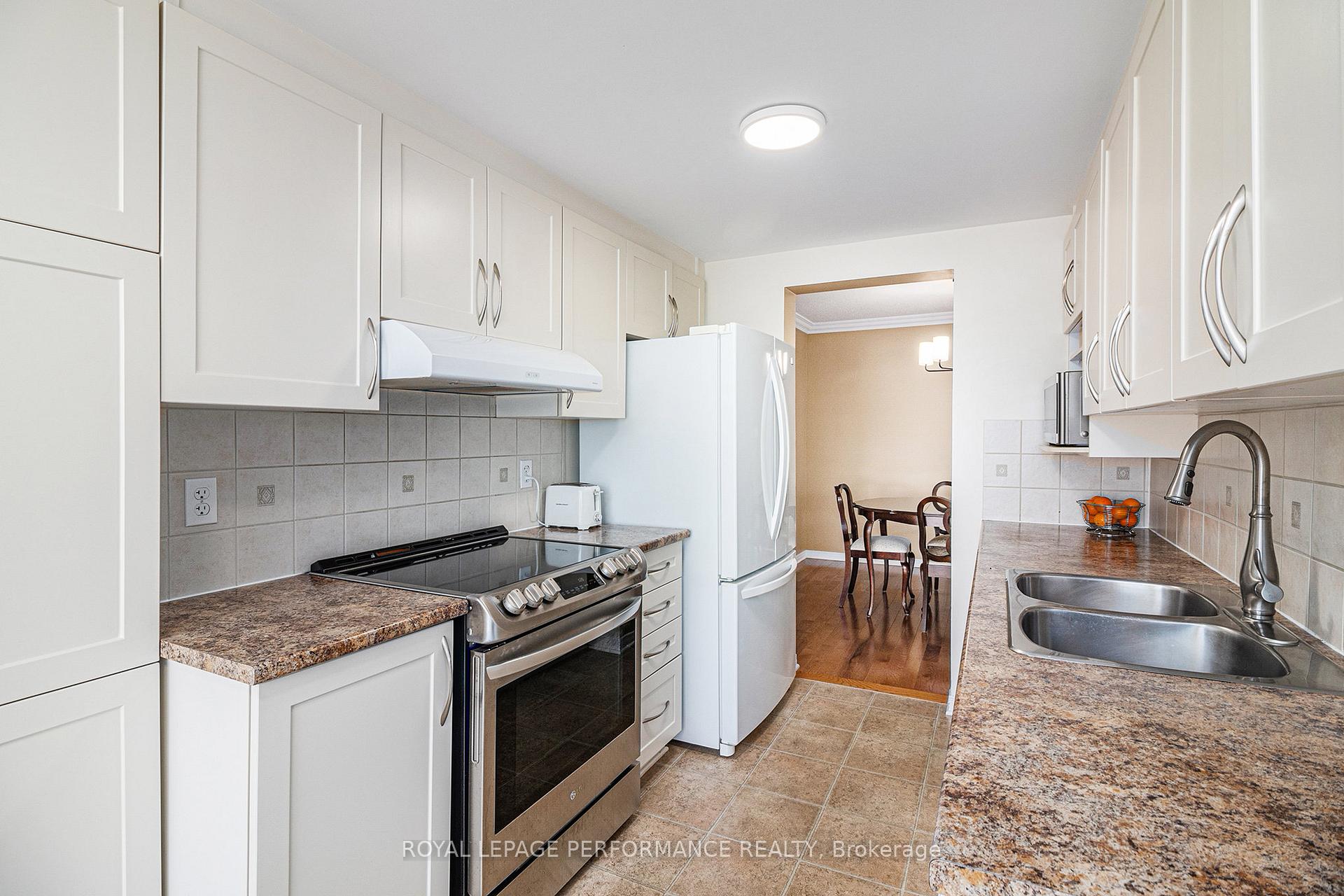 Photo 13 of 735 Crowberry Street, Ottawa, Avalon East — HOMEH