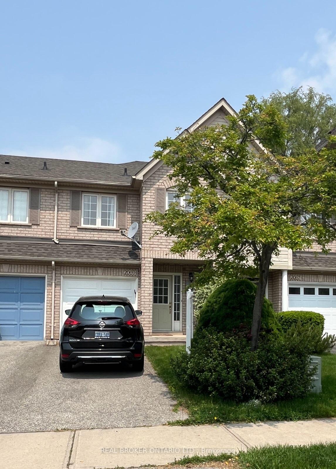Front of 2069 Glenhampton Road