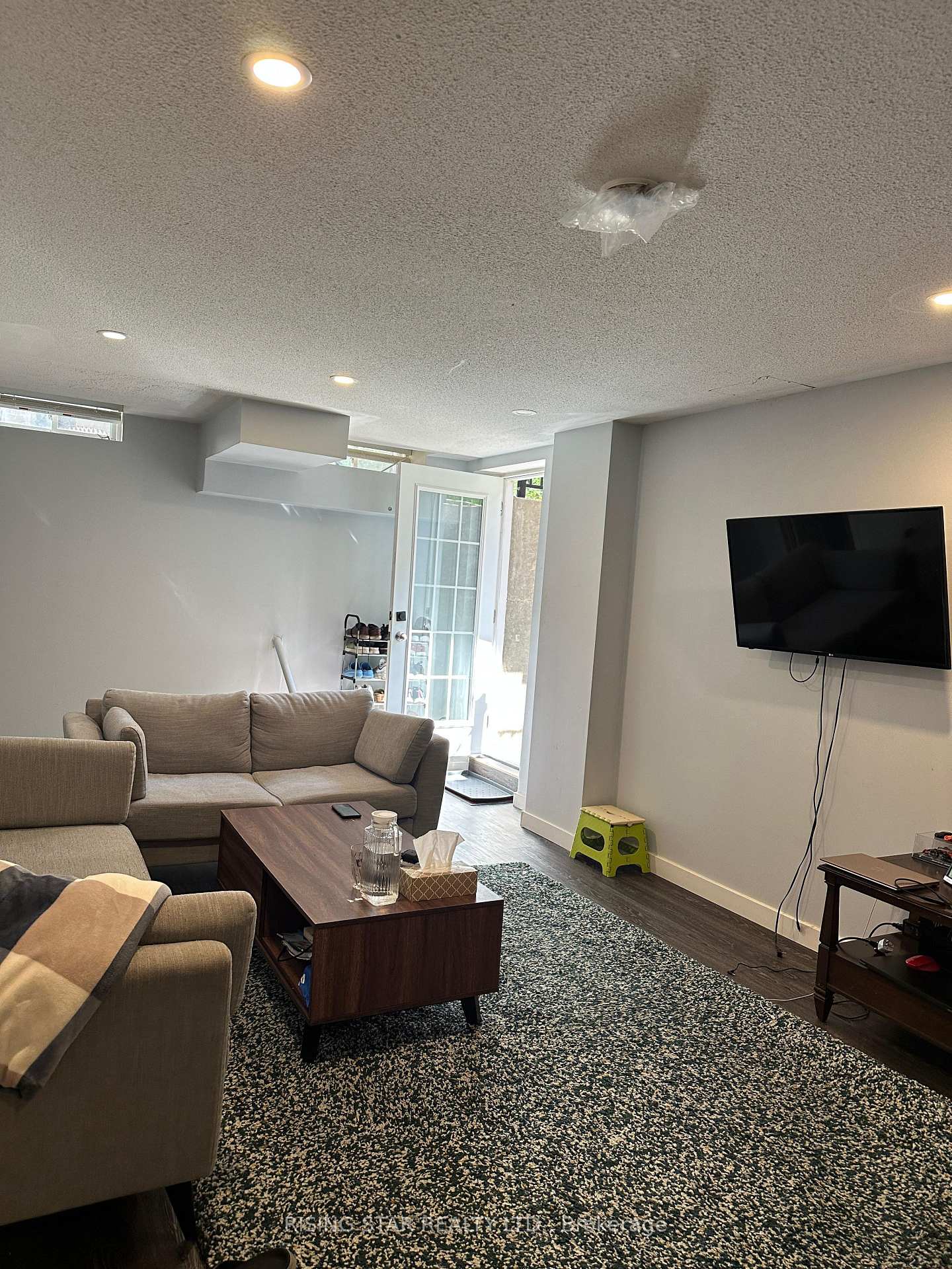 Photo 2 of 40 Northern Dancer Drive, Oshawa, Windfields — HOMEH