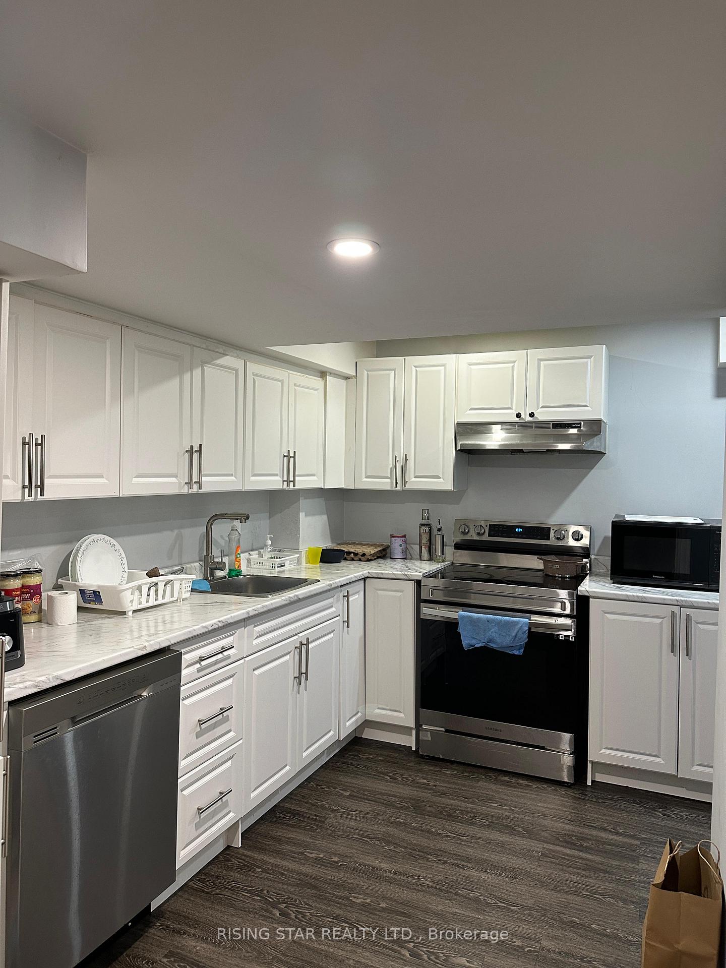 Photo 3 of 40 Northern Dancer Drive, Oshawa, Windfields — HOMEH