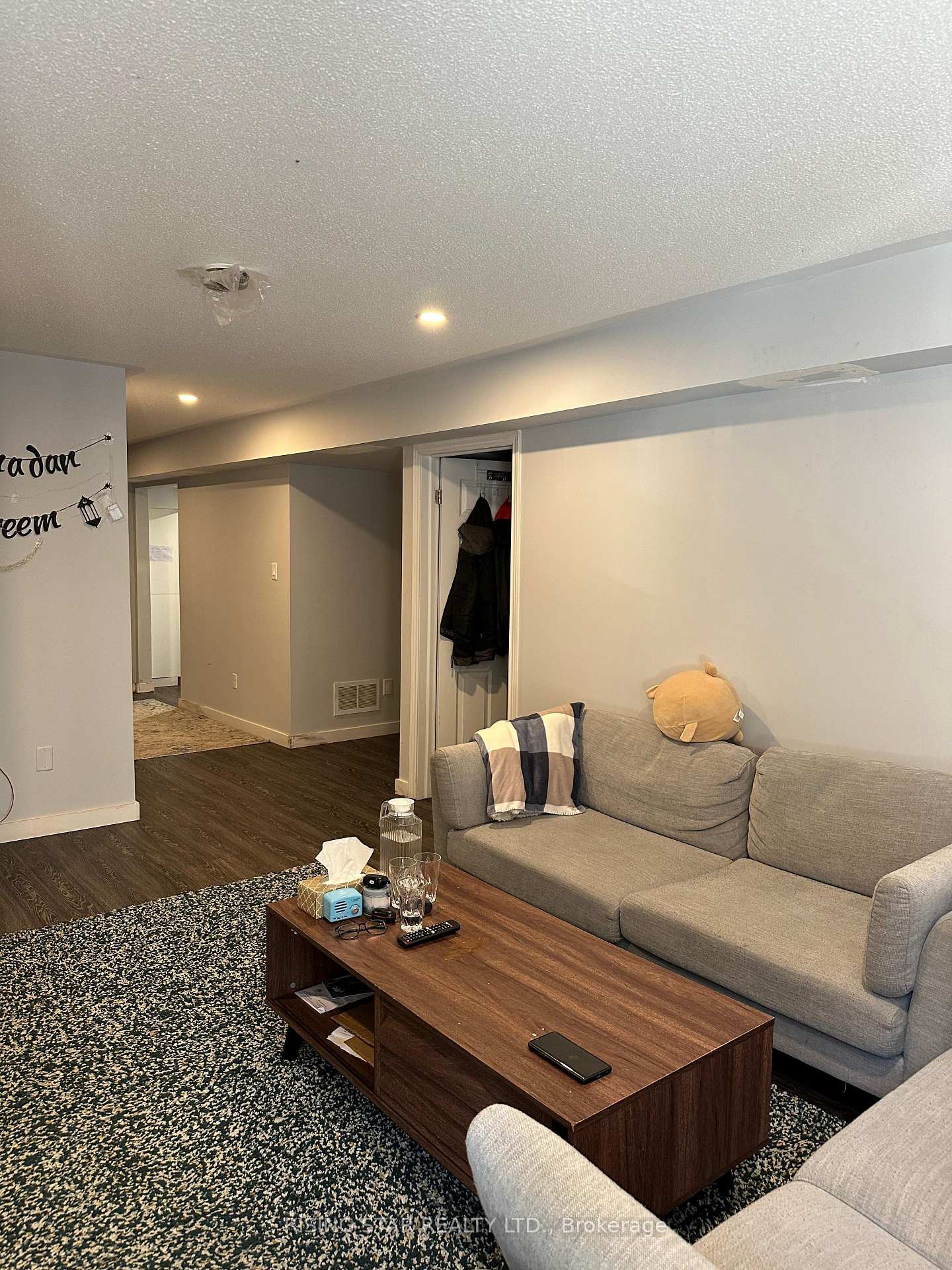 Photo 6 of 40 Northern Dancer Drive, Oshawa, Windfields — HOMEH